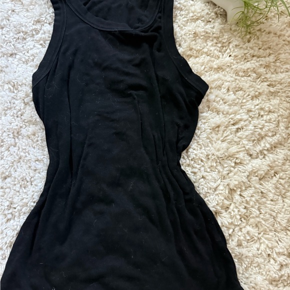 Elegant Black Sleeveless Tank Top - Picture 2 of 4